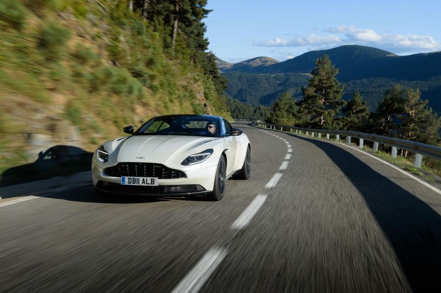  Aston Martin DB11 V8 2017 года  (WW) (фото 22 из 25)